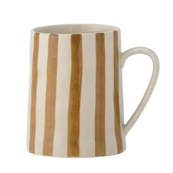 Randig mugg i stengods från Bloomingville med karamellbruna ränder och klassisk form.