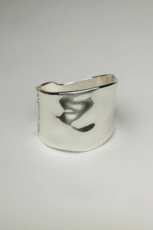 Bold Bracelet Silver – rå silverglans med skandinavisk attityd - Bild 2