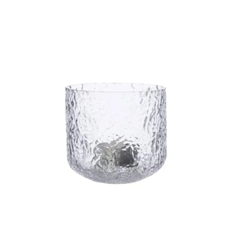 Ljuslykta i klart, mönstrat glas med bubblig yta och rund form, diameter 10 cm och höjd 9 cm.