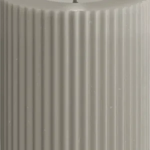 LED-ljus i sandfärg med randigt mönster och realistisk flamma, från varumärket Deluxe Homeart.