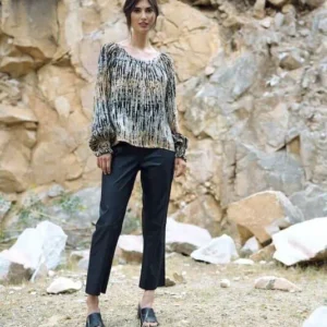 CUcassandra Straight Pants i svart viskos med rak silhuett, elastisk midja och croppad längd – från Culture.
