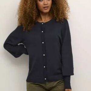 CUannemarie Scallop Cardigan från Culture i marinblått och svart, i LENZING™ ECOVERO™ viskos med scallop-detaljer.