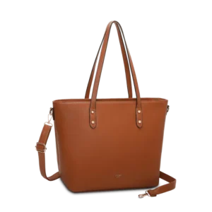 Cognac tote bag från Lycke i PU med långa handtag och avtagbar axelrem mot neutral bakgrund.