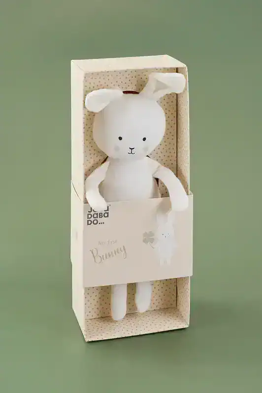 Presentask Buddy Bunny från Jabadabado med mjuk vit kanin i exklusiv presentförpackning för nyfödda och små barn.