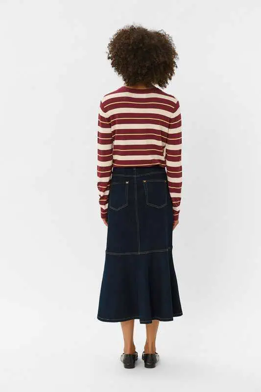 CUhalle Bobbie Skirt från Culture – feminin denimkjol med vacker vidd - Bild 2