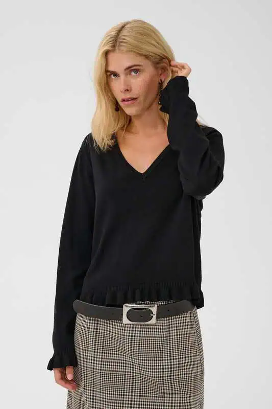 CUclare Annemarie Frill Vneck – Culture